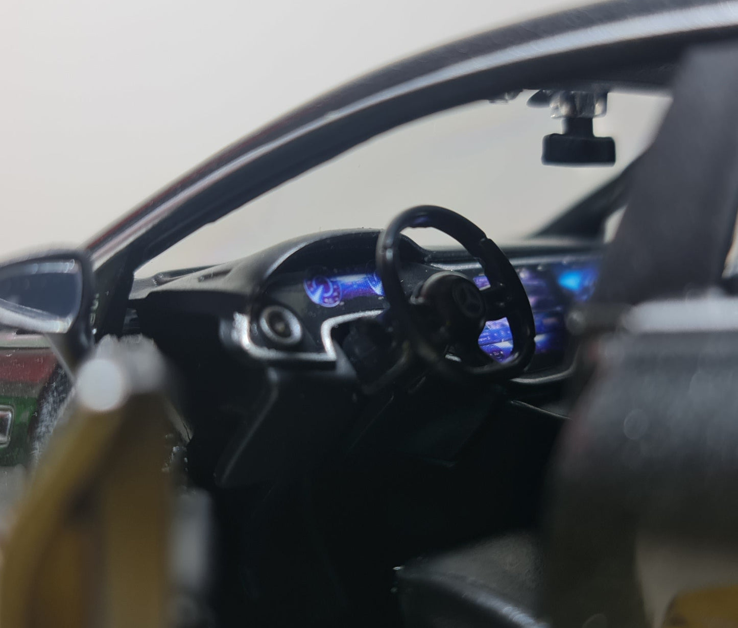 MERCEDES EQS