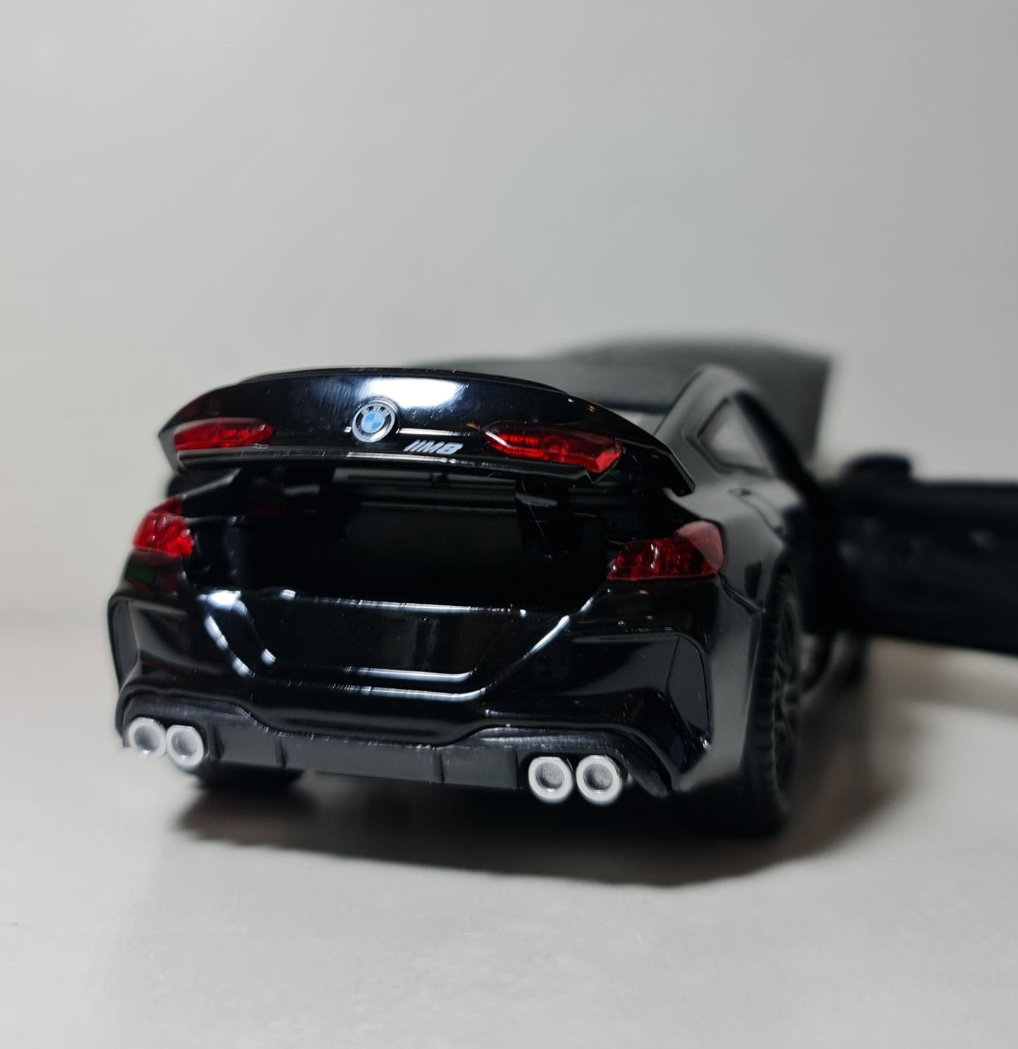 BMW M8