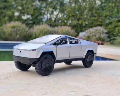 TESLA CYBERTRUCK