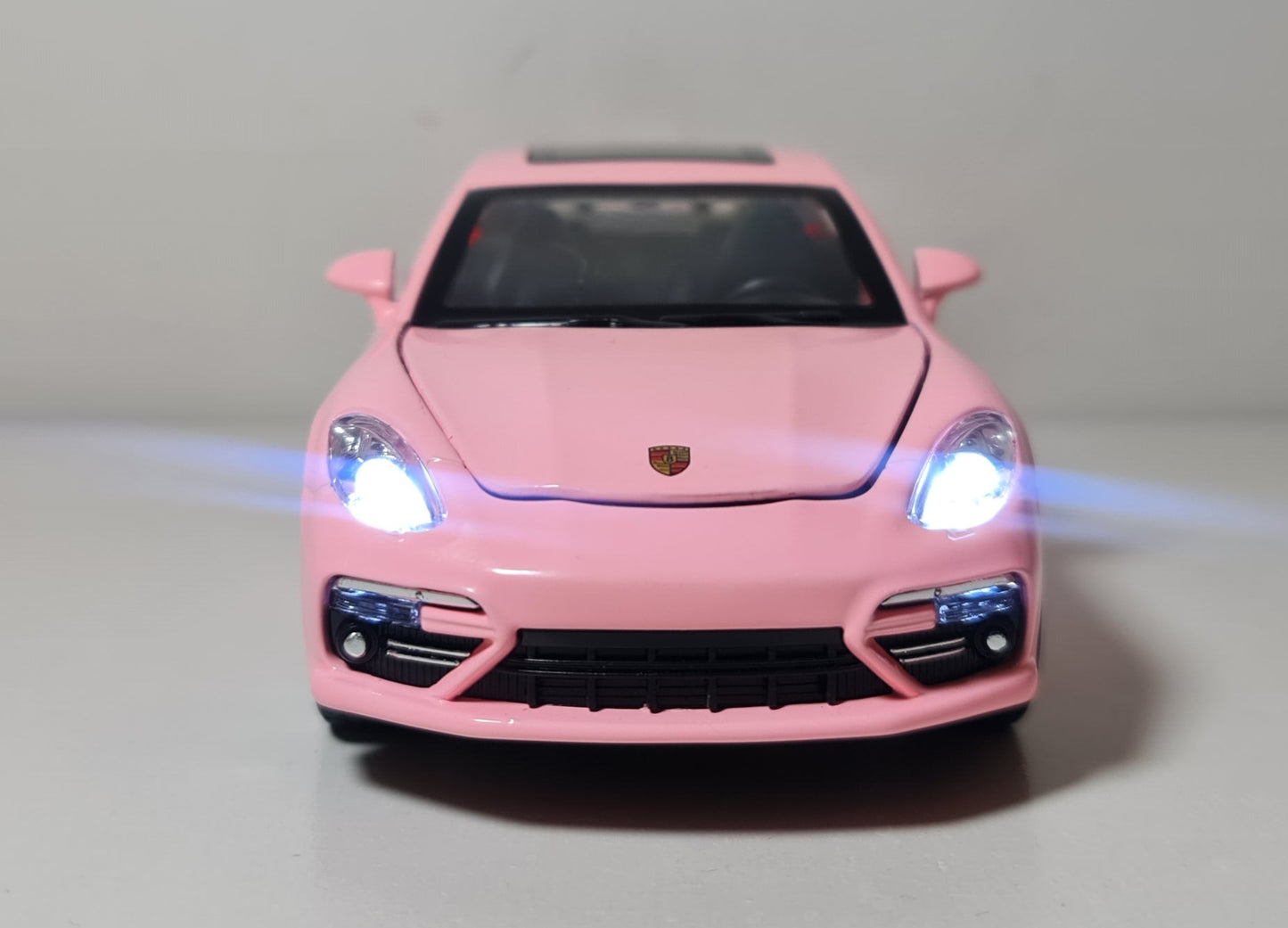 PORSCHE PANAMERA (PINK EDITION)