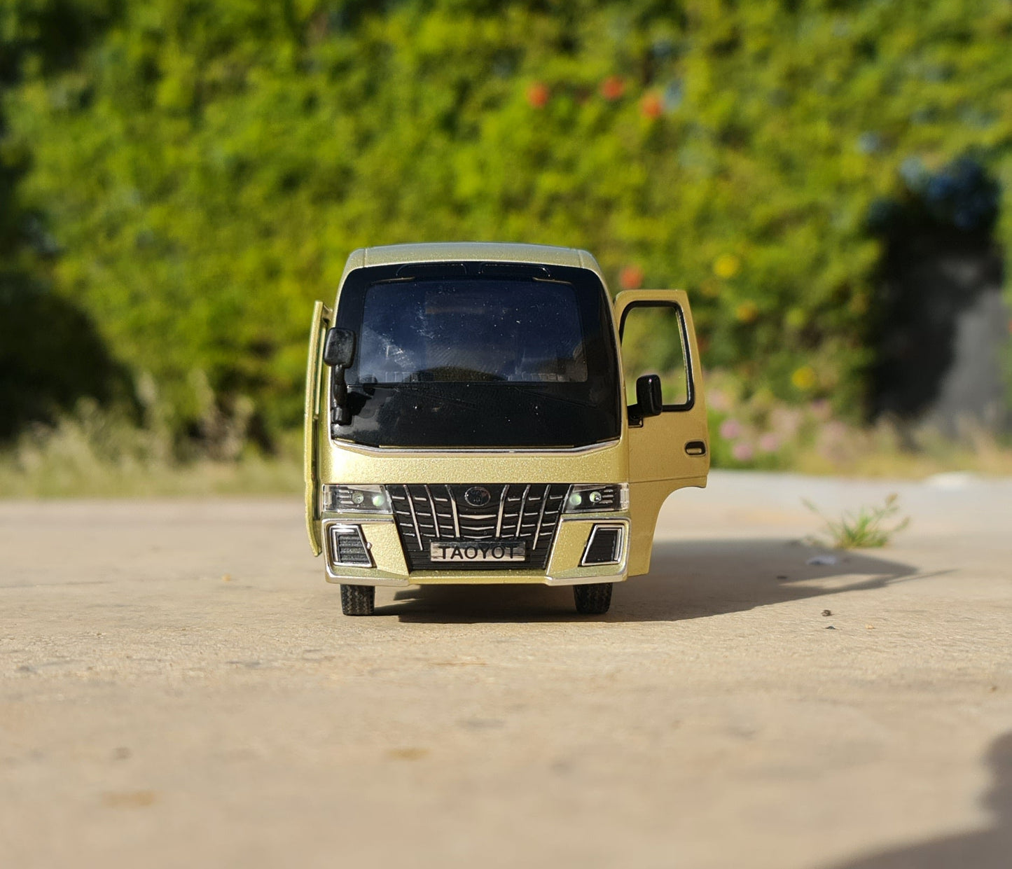 TOYOTA COASTER