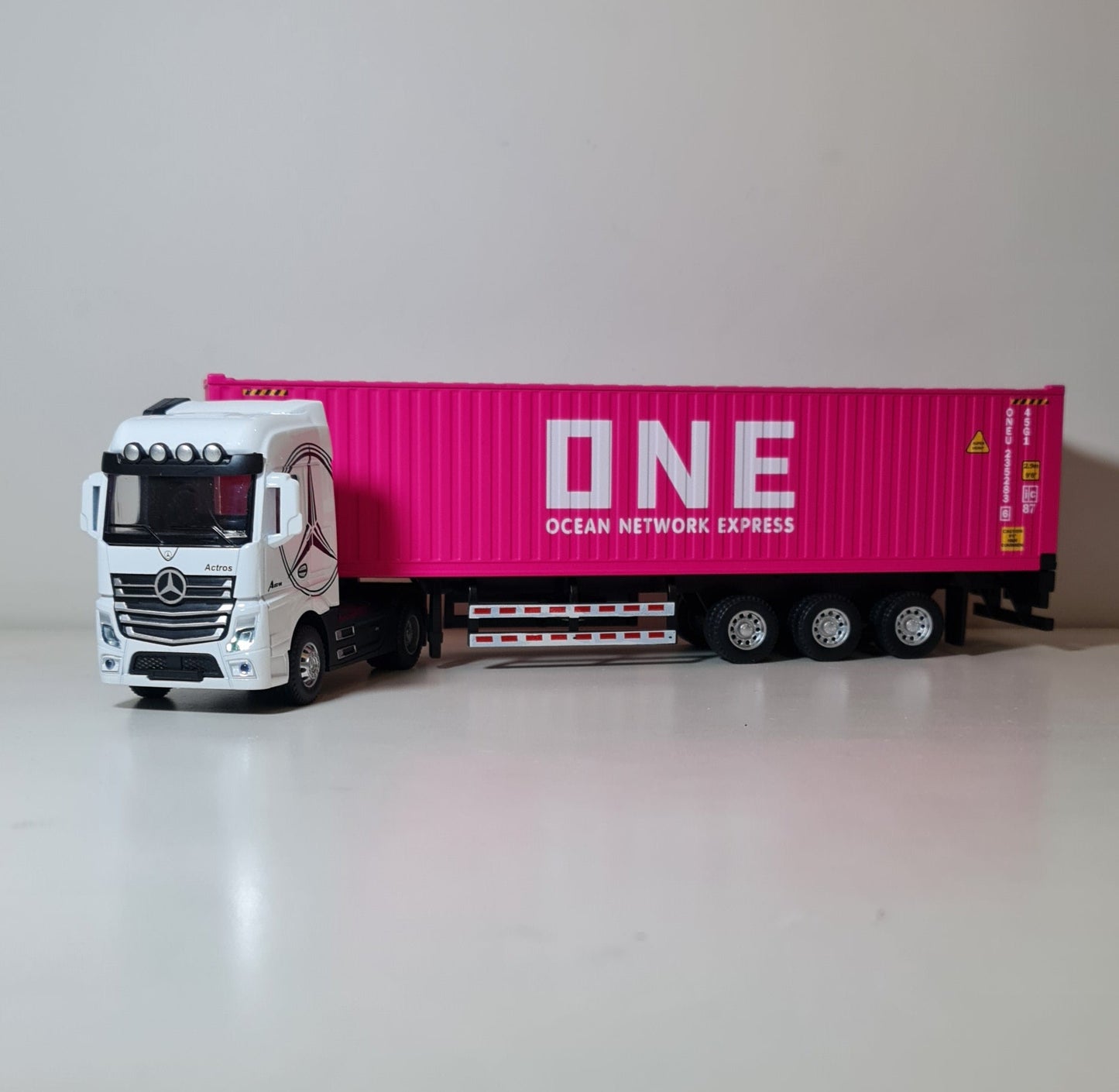 MERCEDES ACTROS (ALL METAL VERSION)