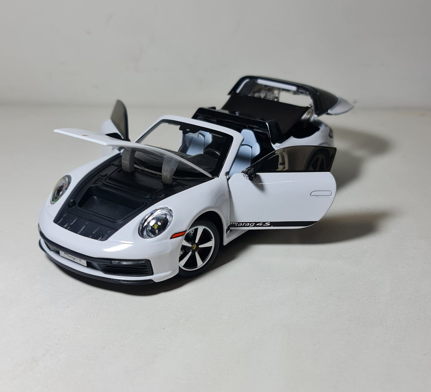 PORSCHE 911 TARGA 4S