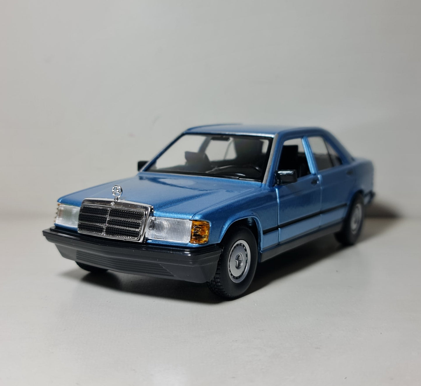 MERCEDES 190E W201