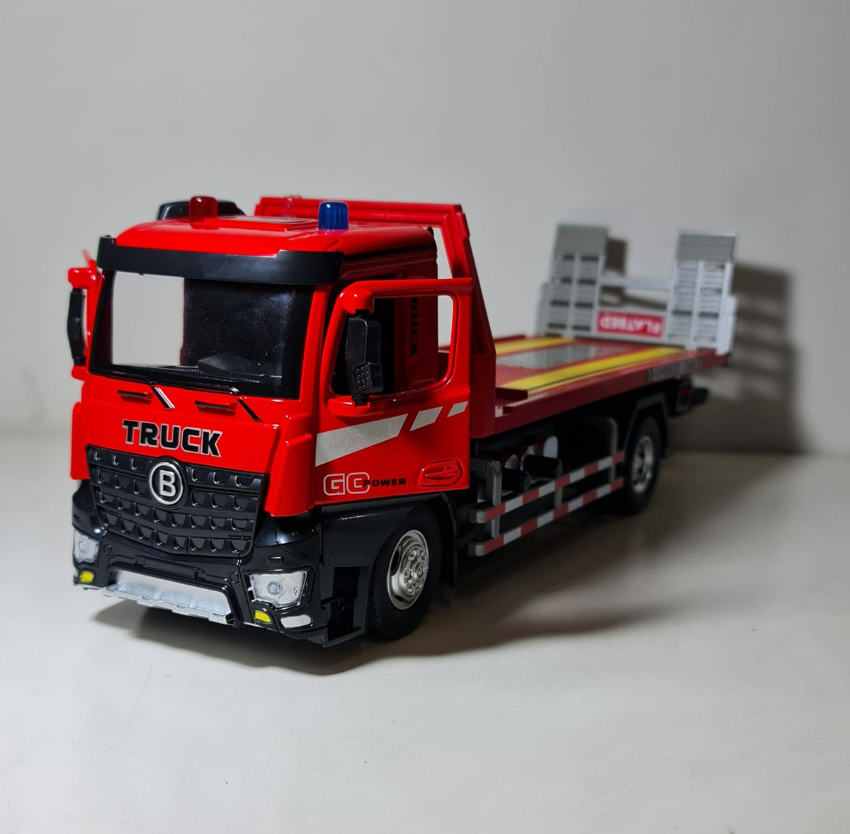 TRUCK HAULER VEHICLE