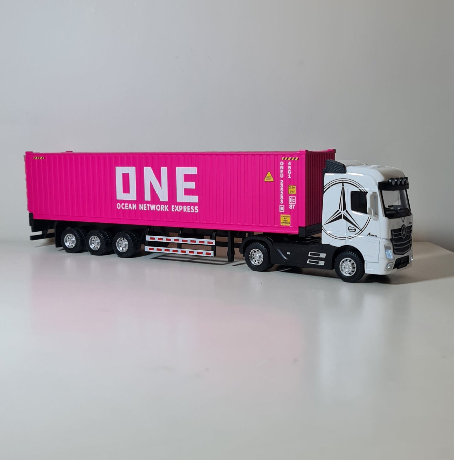 MERCEDES ACTROS (ALL METAL VERSION)