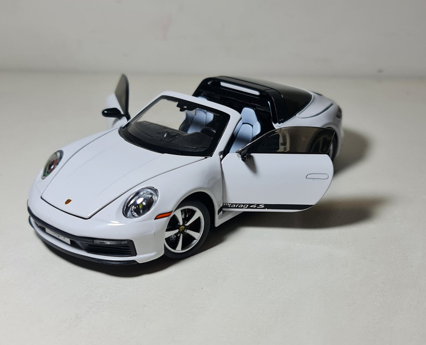 PORSCHE 911 TARGA 4S
