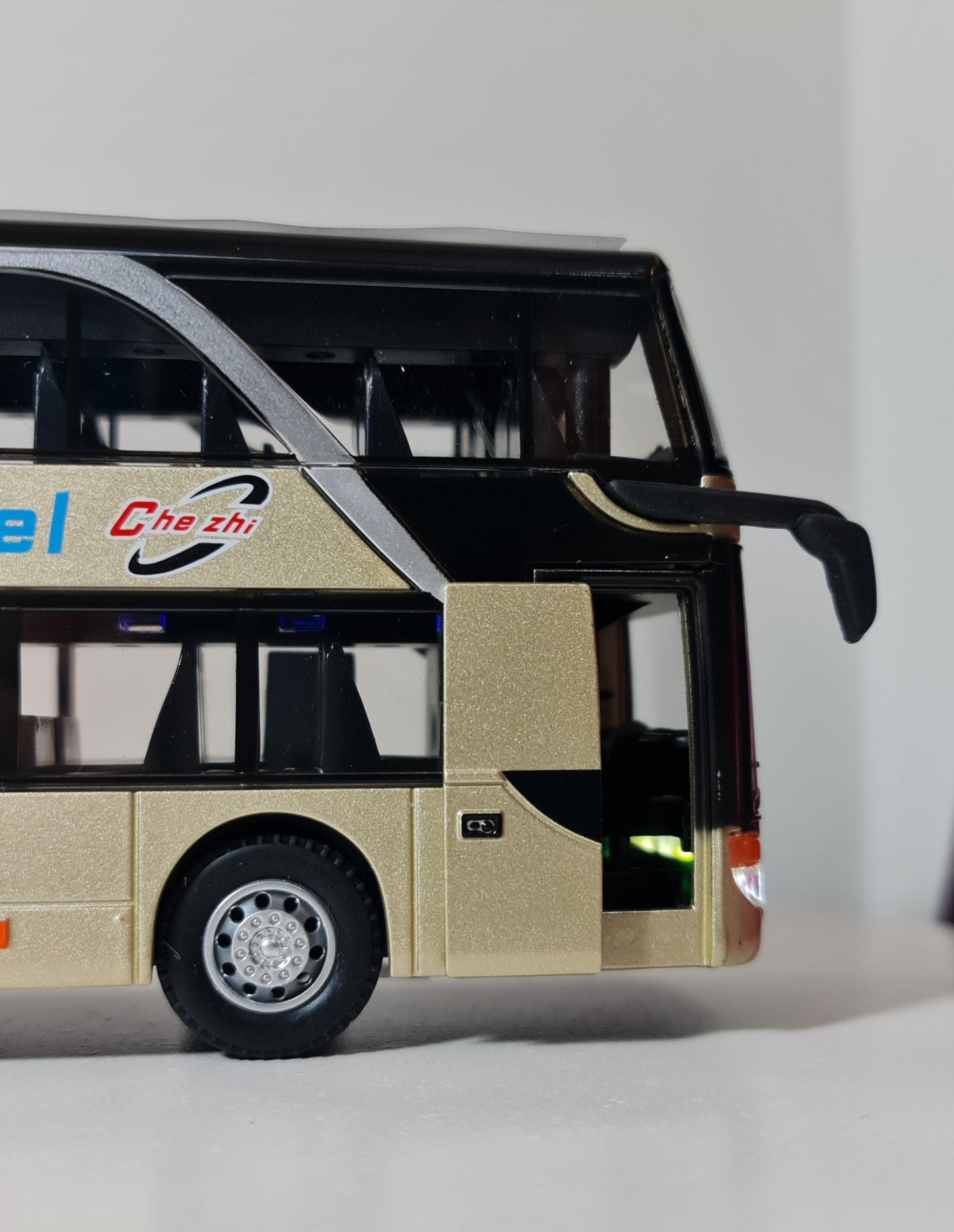 DOUBLE DECKER BUS