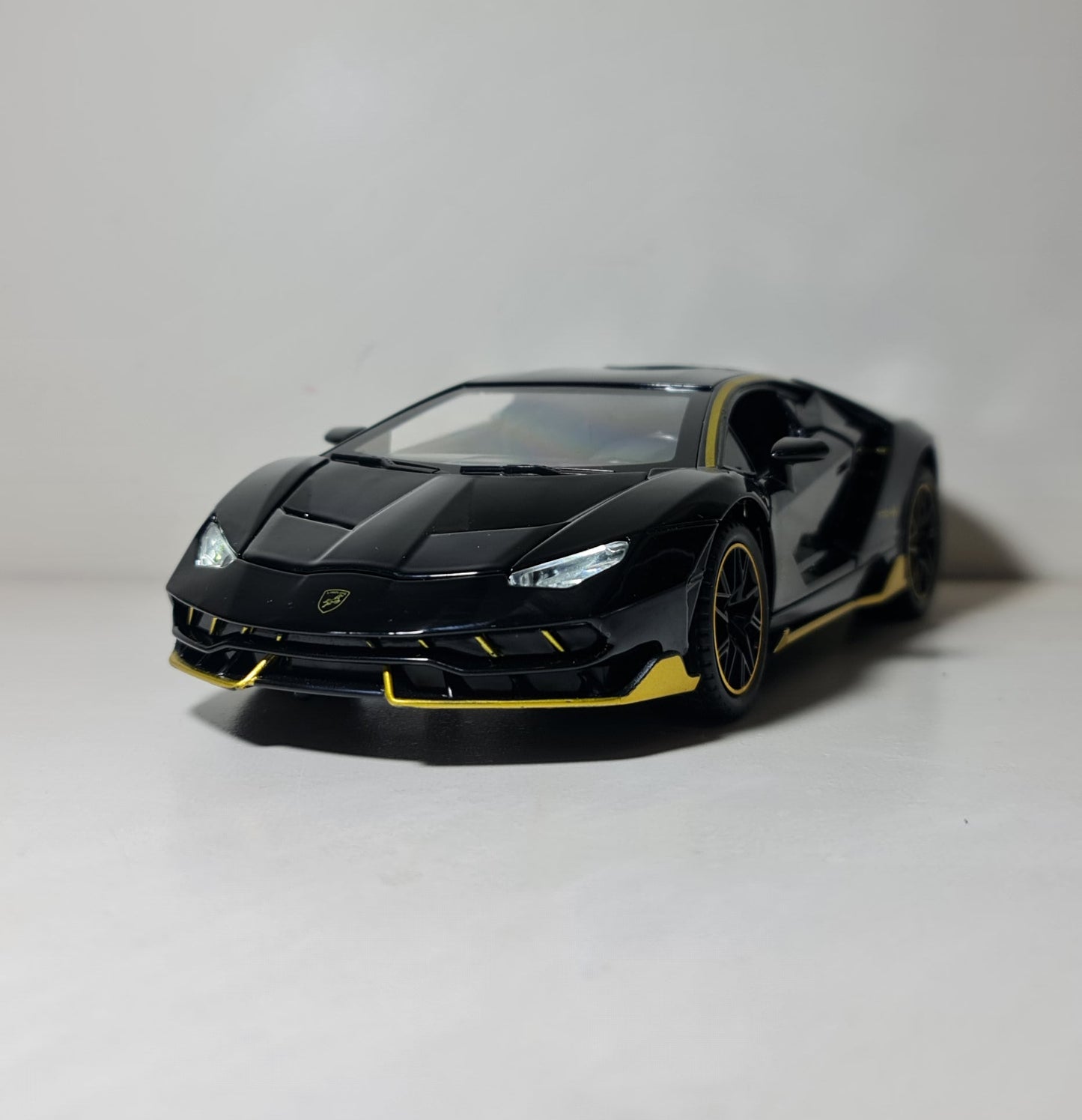 LAMBORGHINI CENTENARIO