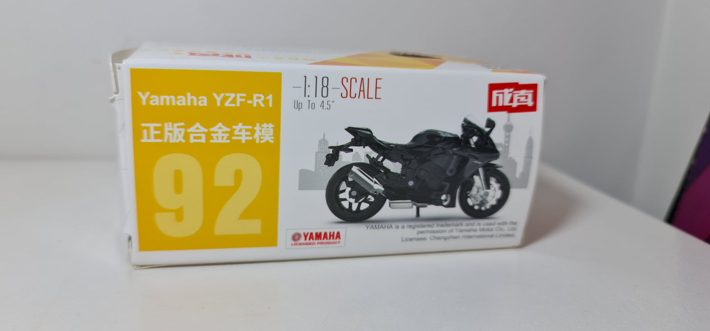 YAMAHA R1
