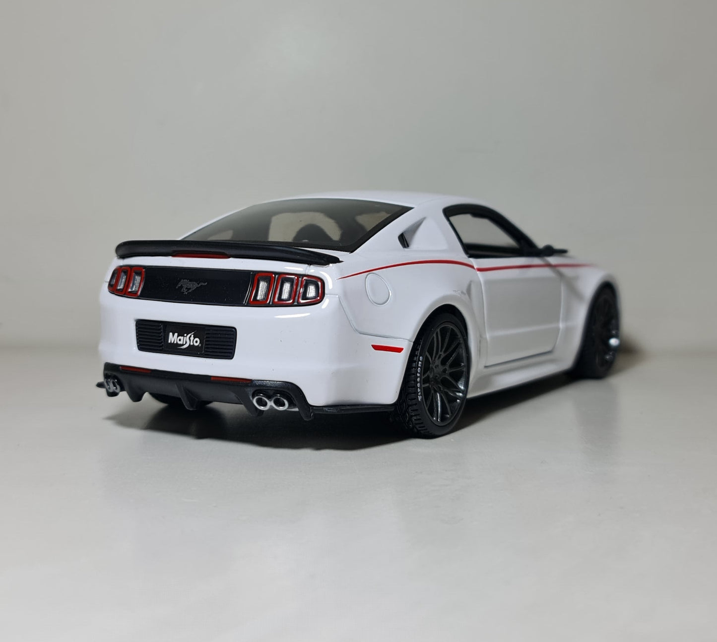 FORD MUSTANG SHELBY