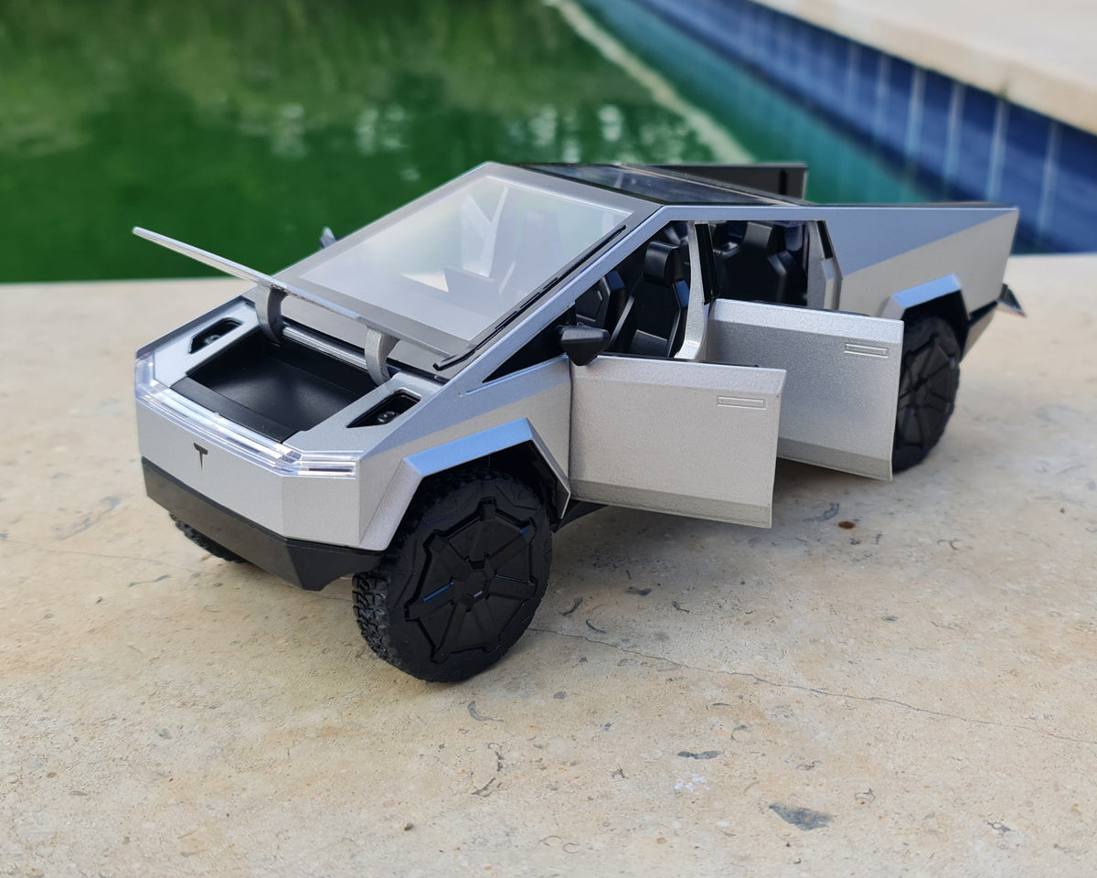 TESLA CYBERTRUCK