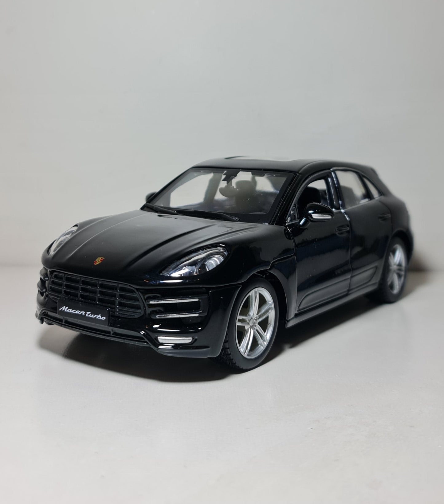PORSCHE MACAN TURBO