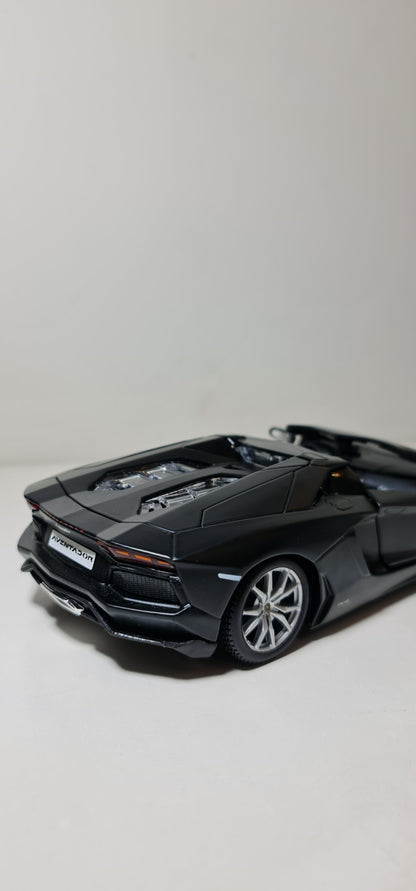 LAMBORGHINI AVENTADOR SVJ ROADSTER
