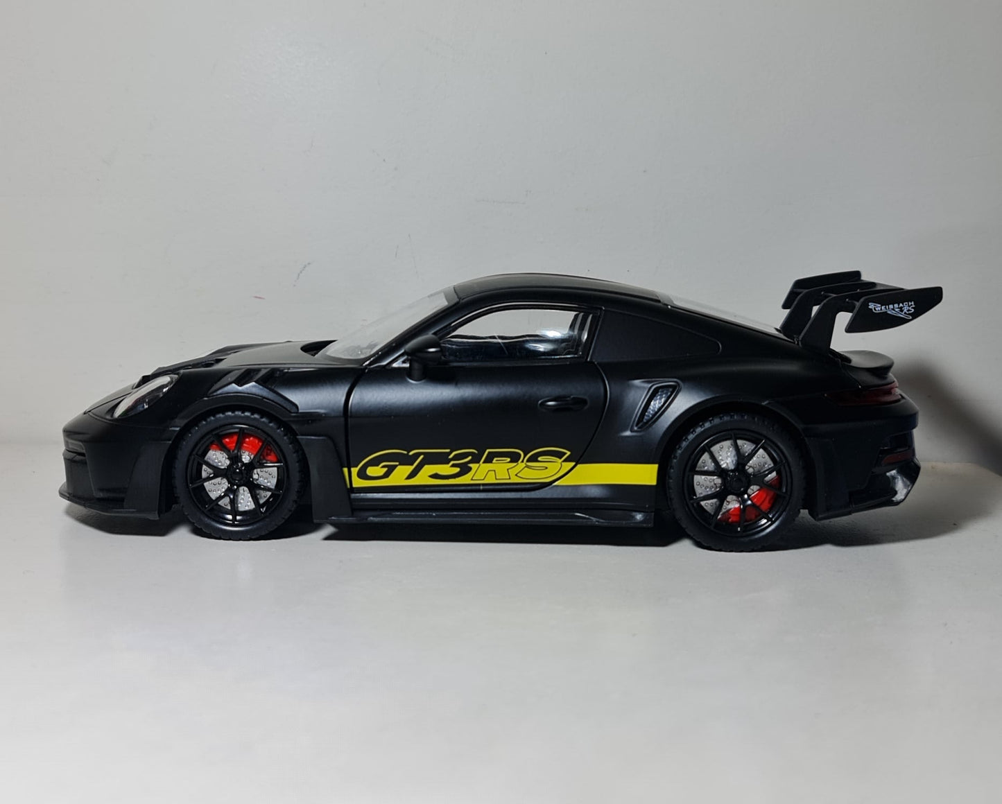 PORSCHE 992 GT3RS (1/24)