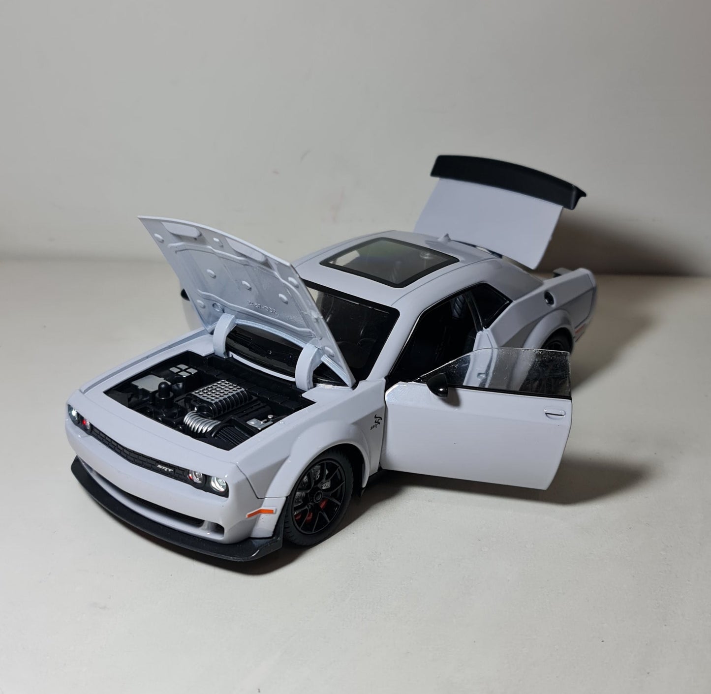DODGE CHALLENGER SRT (HELLCAT)