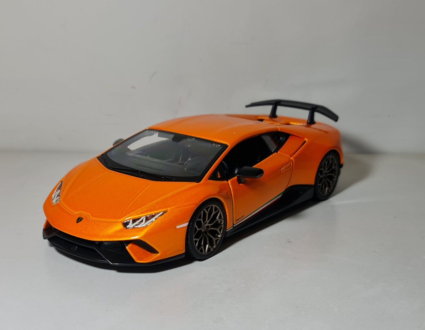 LAMBORGHINI HURACAN PERFORMANTE