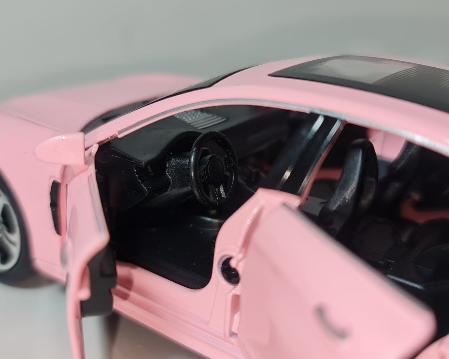 PORSCHE PANAMERA (PINK EDITION)