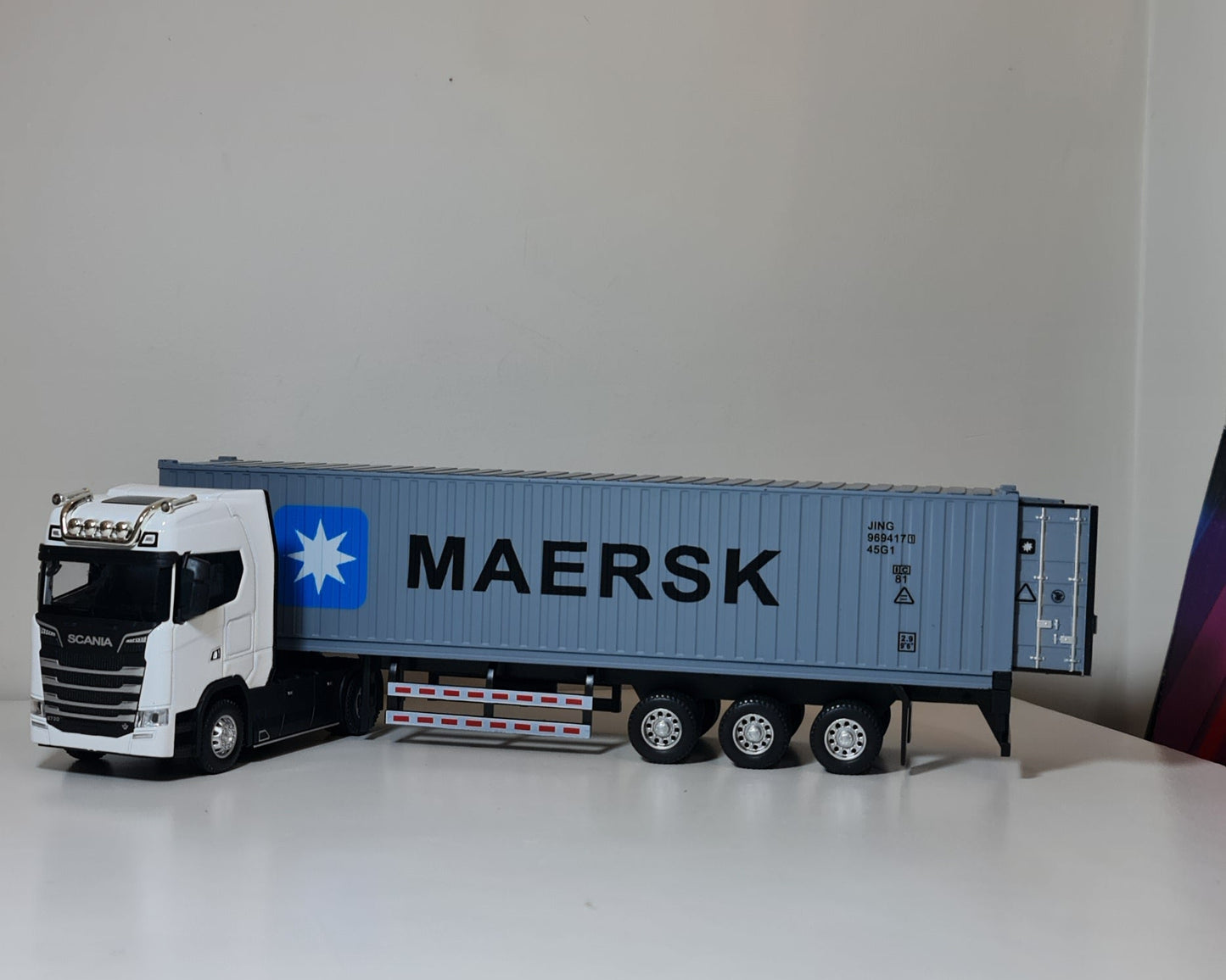 SCANIA MAERSEK TRUCK