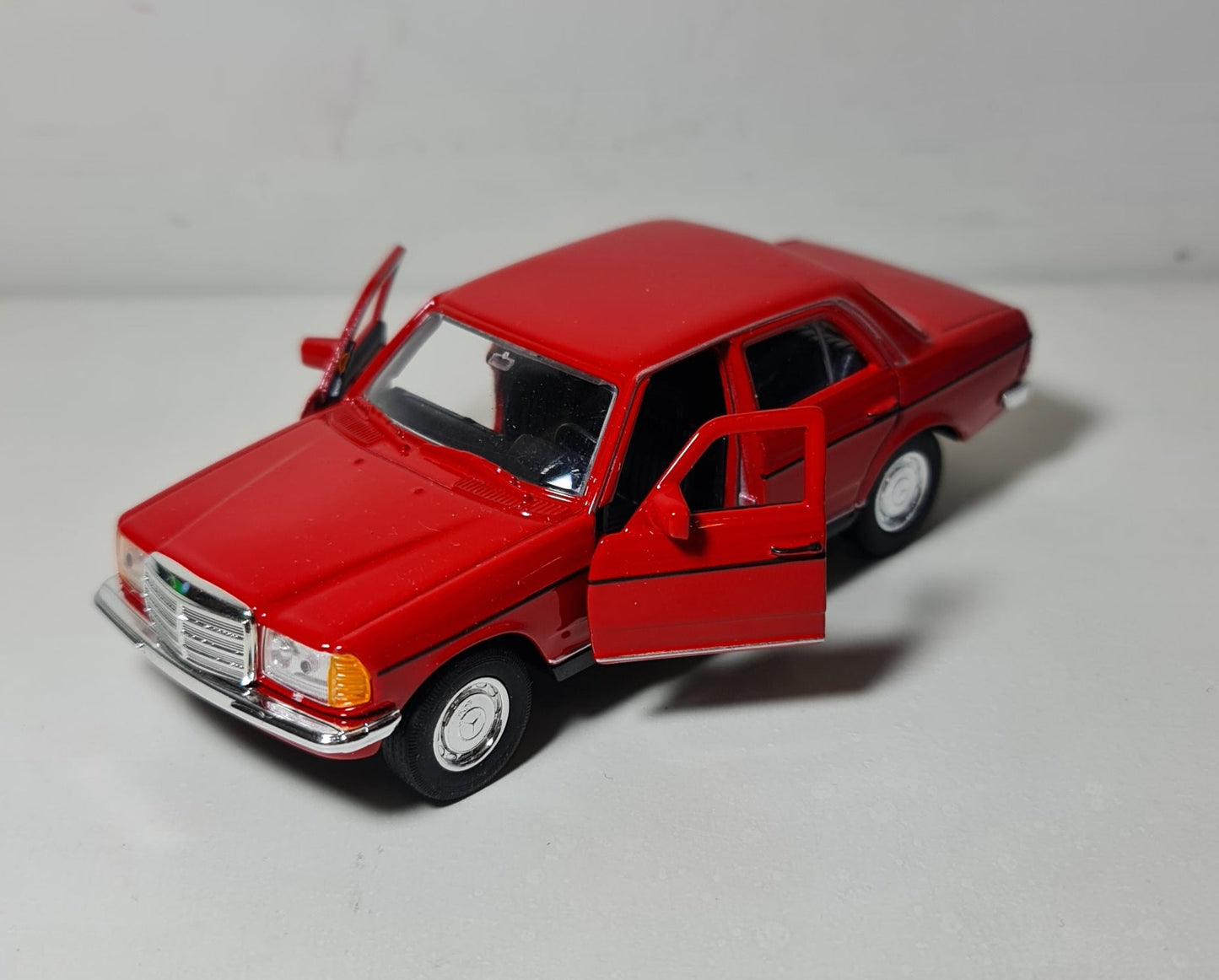 MERCEDES W123 230E